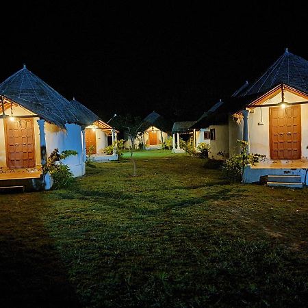 Modhera Sunrise Resort - Tents Bhungas Jungle Restaurants & Candlelight Dining Kalri Εξωτερικό φωτογραφία
