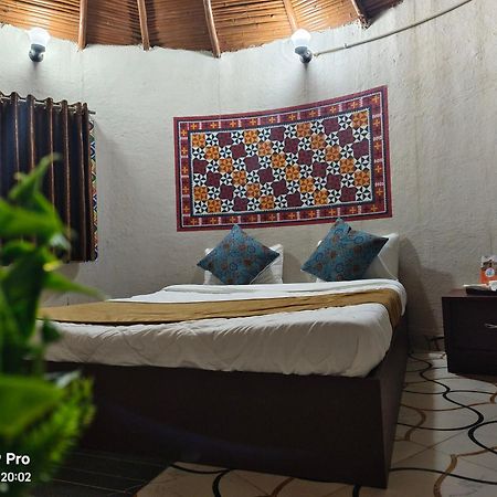 Modhera Sunrise Resort - Tents Bhungas Jungle Restaurants & Candlelight Dining Kalri Εξωτερικό φωτογραφία