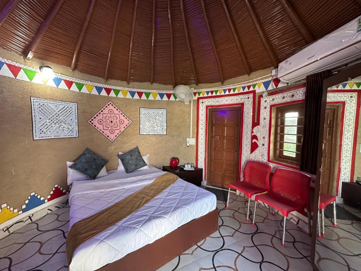 Modhera Sunrise Resort - Tents Bhungas Jungle Restaurants & Candlelight Dining Kalri Εξωτερικό φωτογραφία