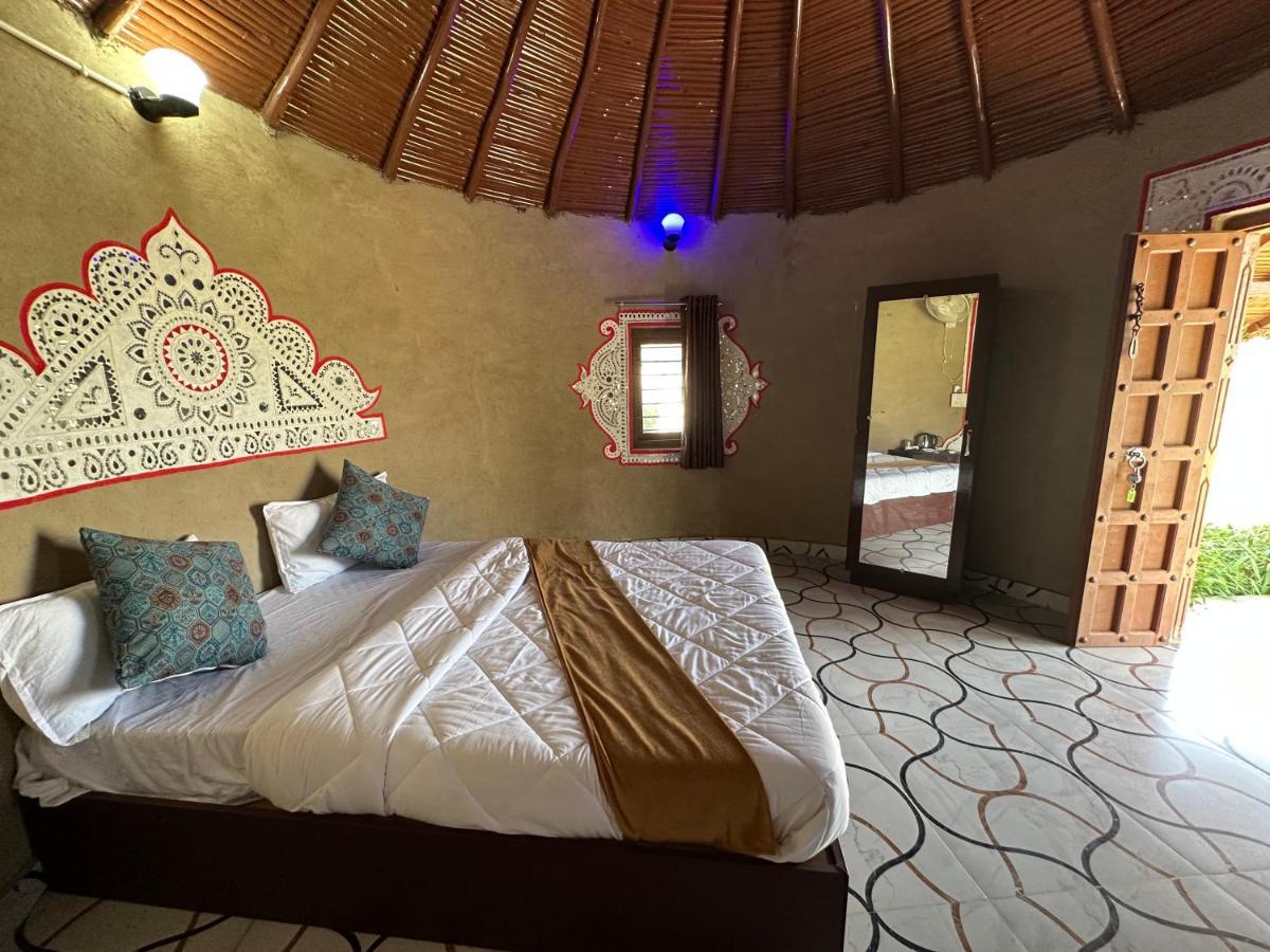 Modhera Sunrise Resort - Tents Bhungas Jungle Restaurants & Candlelight Dining Kalri Εξωτερικό φωτογραφία