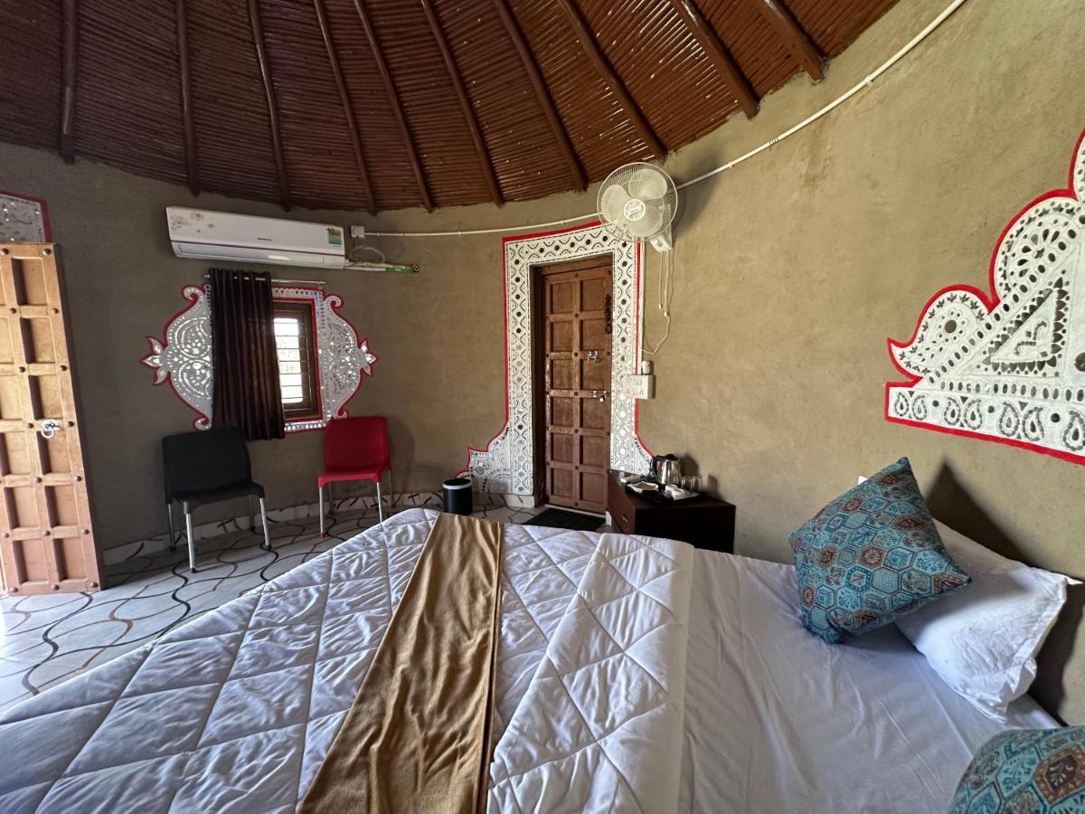 Modhera Sunrise Resort - Tents Bhungas Jungle Restaurants & Candlelight Dining Kalri Εξωτερικό φωτογραφία