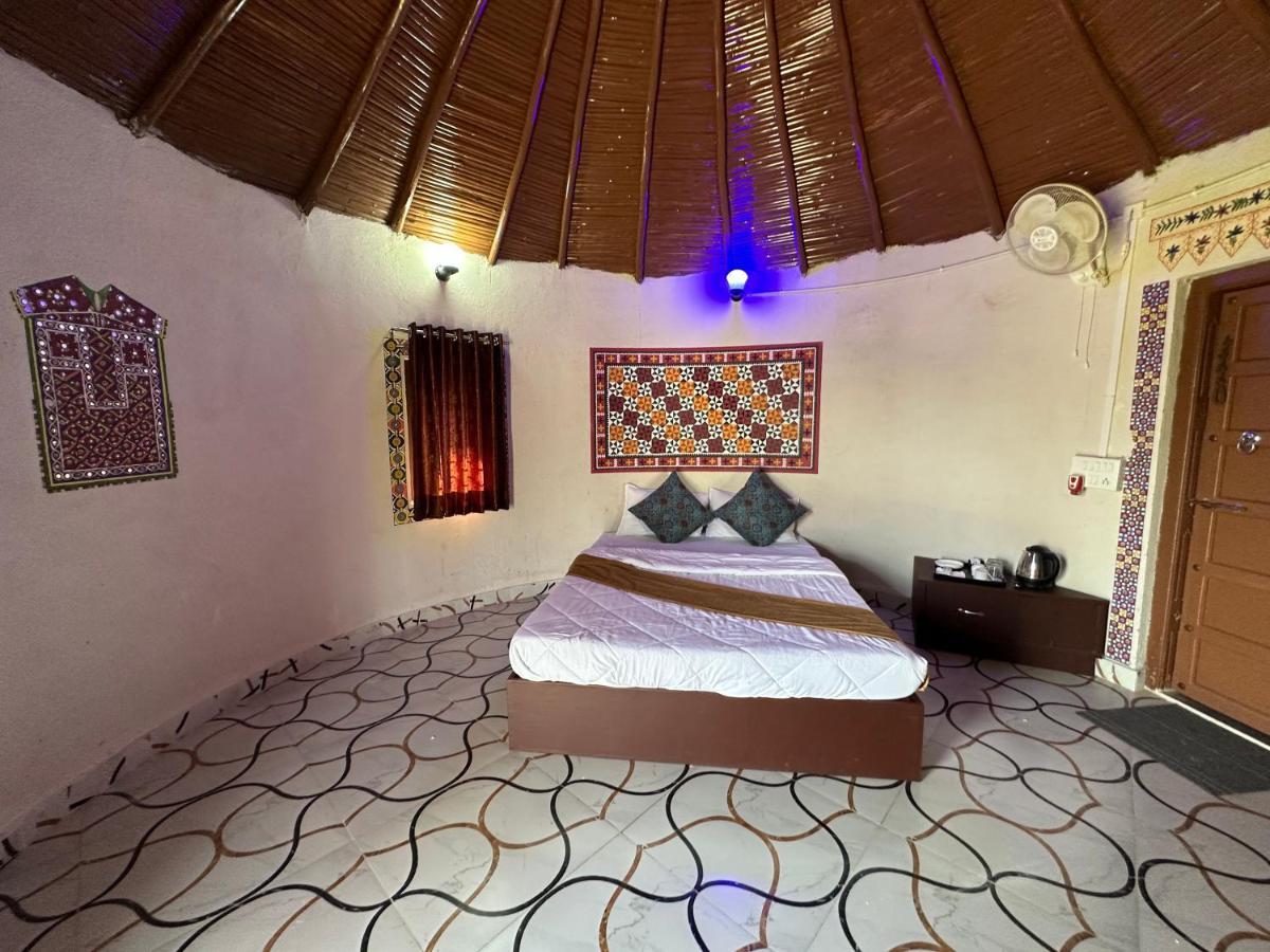 Modhera Sunrise Resort - Tents Bhungas Jungle Restaurants & Candlelight Dining Kalri Εξωτερικό φωτογραφία