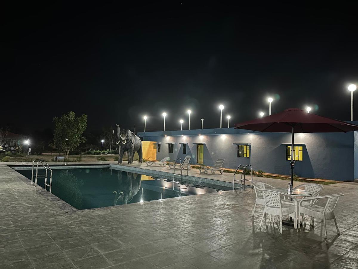 Modhera Sunrise Resort - Tents Bhungas Jungle Restaurants & Candlelight Dining Kalri Εξωτερικό φωτογραφία