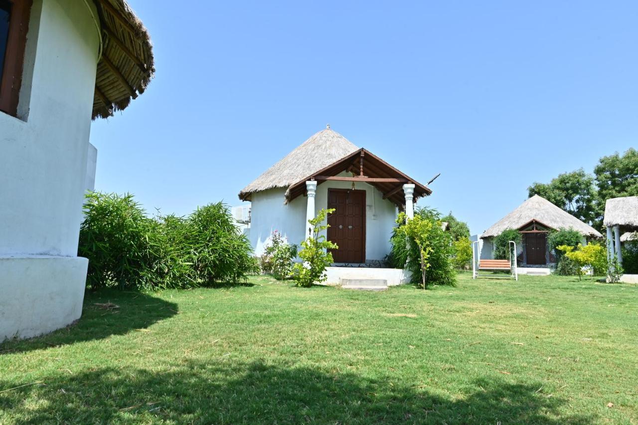 Modhera Sunrise Resort - Tents Bhungas Jungle Restaurants & Candlelight Dining Kalri Εξωτερικό φωτογραφία