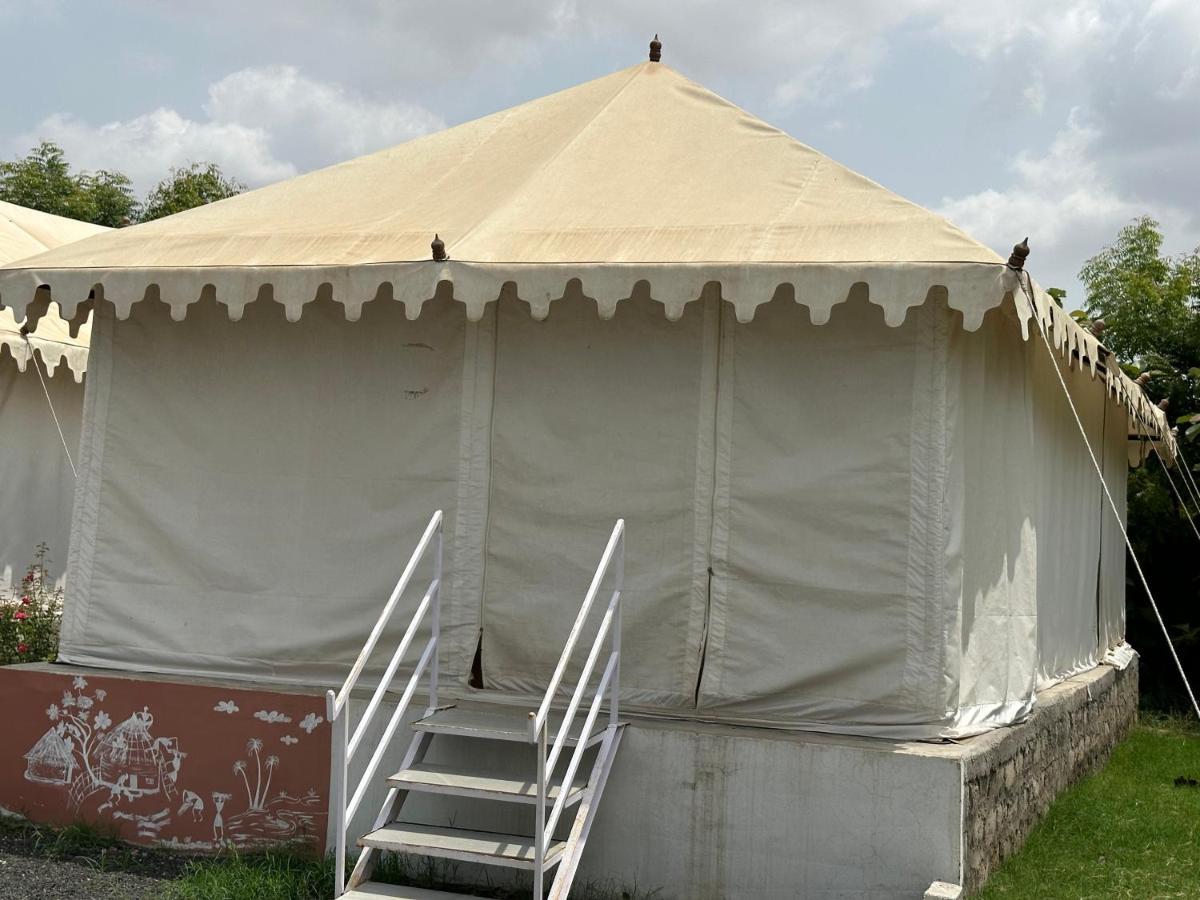 Modhera Sunrise Resort - Tents Bhungas Jungle Restaurants & Candlelight Dining Kalri Εξωτερικό φωτογραφία